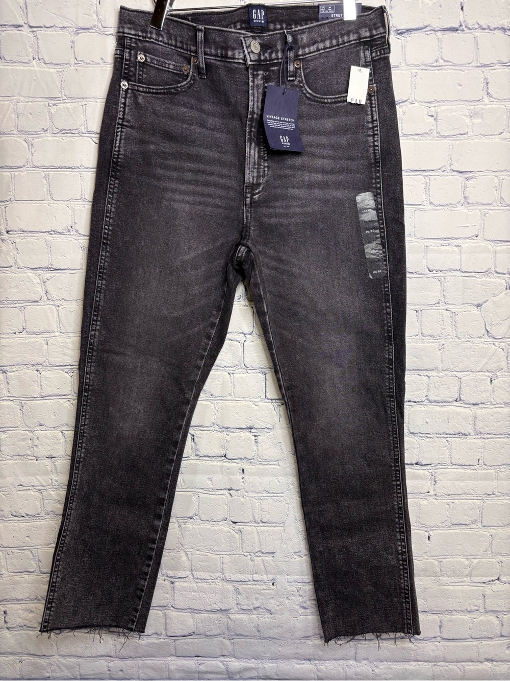 NWT Gap Black Wash High Rise Vintage Stretch Cigarette Frayed Ankle Jeans 10